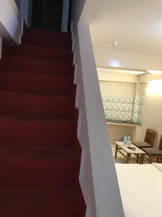 Hotel Skylark Nainital Bilik gambar